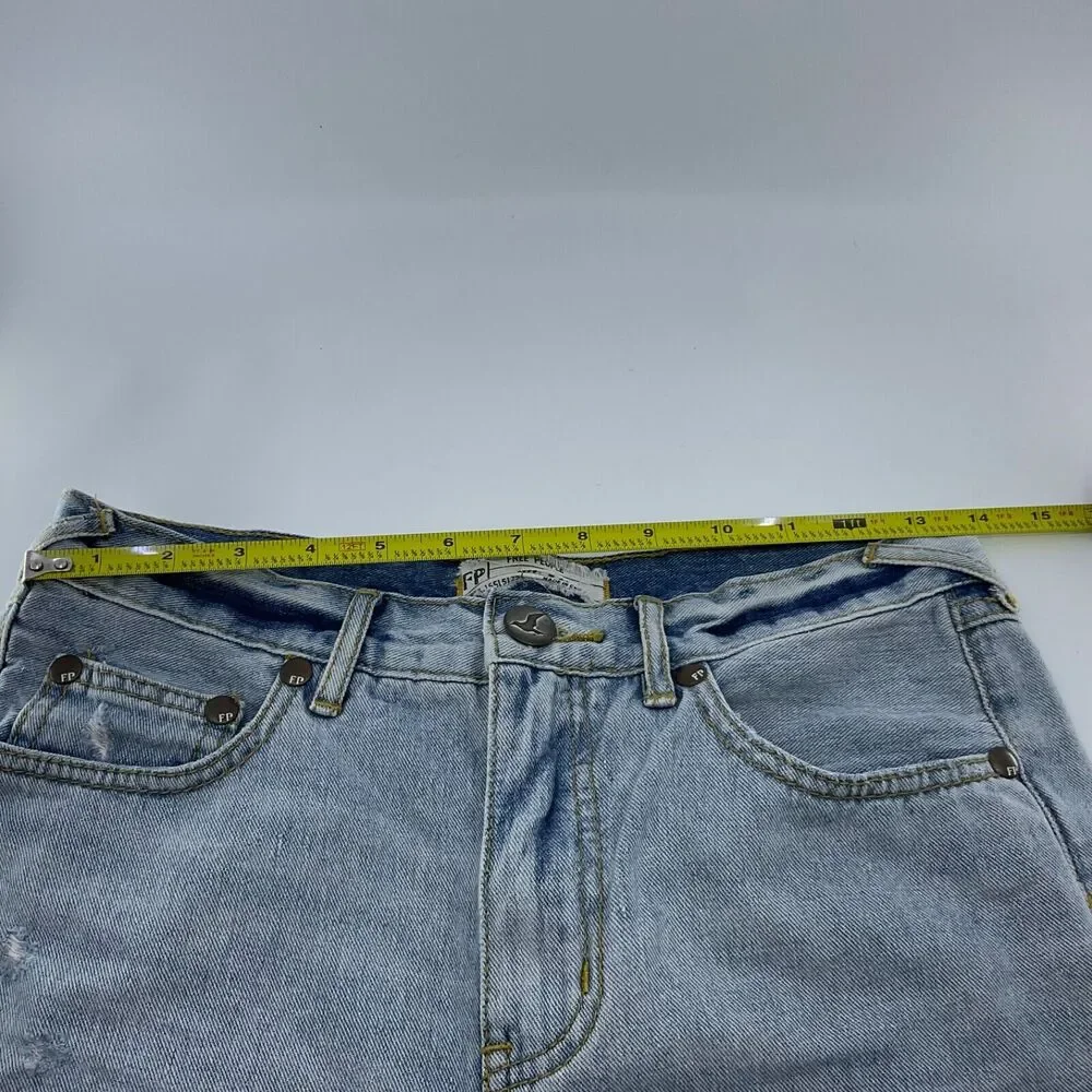 Free People shorts women’s 5 pocket lace trim women’s Distressed Denim Size 26